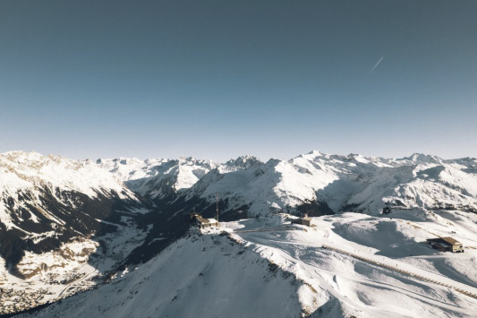 Top 5 Outdoor Ski Resorts in Europe (and Why the 3 Valleys Leads the Pack)